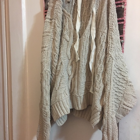 Sweater - Picture 3 of 3